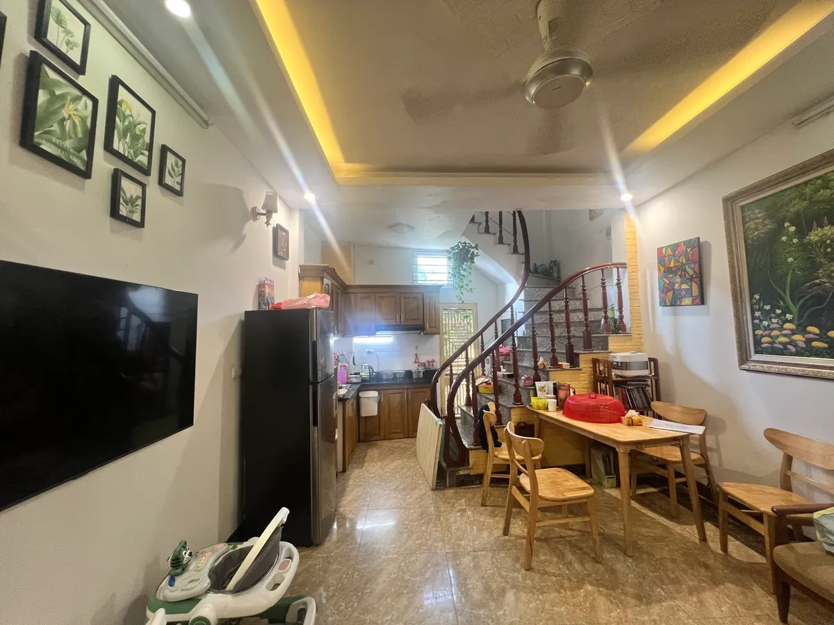 🔥 TIN CỰC NÓNG! CÔ EM BÁN NHÀ TÂM HUYẾT VỀ QUÊ SỐNG -BÁN GẤP NHÀ ĐẸP LÊ TRỌNG TẤN – GẦN PHỐ, Ở LUÔN - Ảnh 2